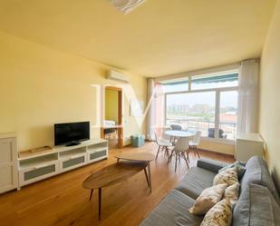 Sala d'estar de Apartament de lloguer en  Barcelona Capital amb Aire condicionat, Terrassa i Balcó