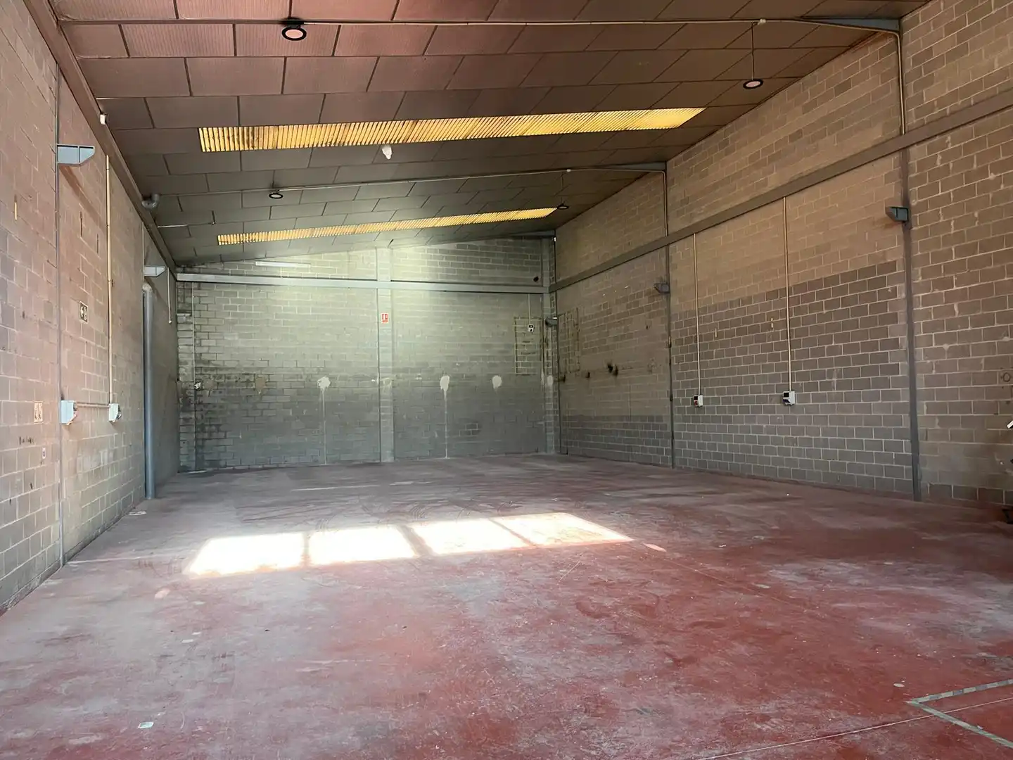 Industrial buildings for rent in Cornellà de Llobregat  with Alarm