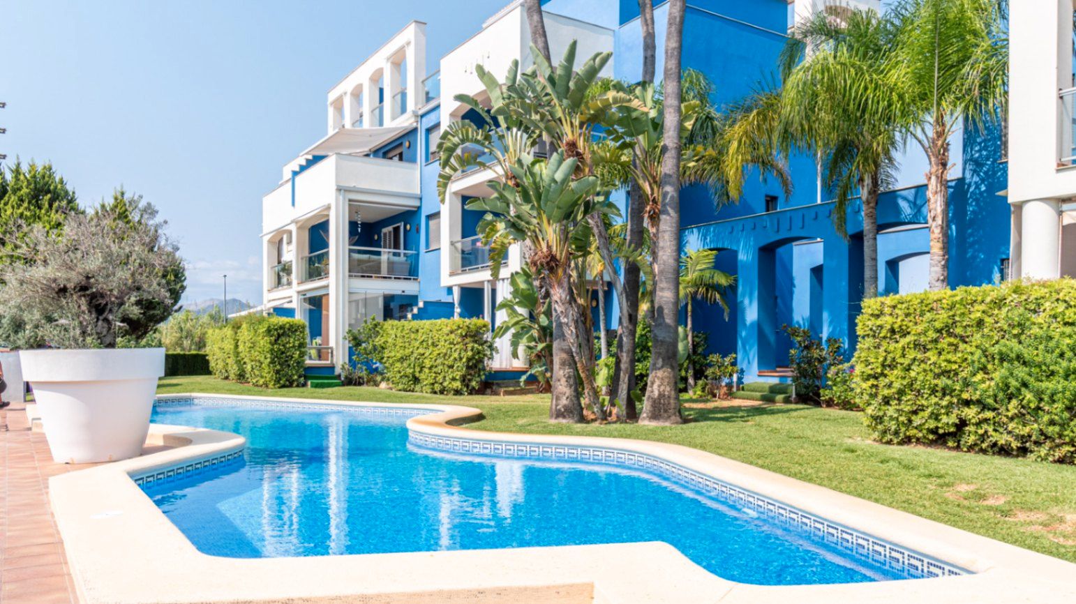 Vista exterior de Apartament en venda en Dénia amb Aire condicionat, Calefacció i Jardí privat
