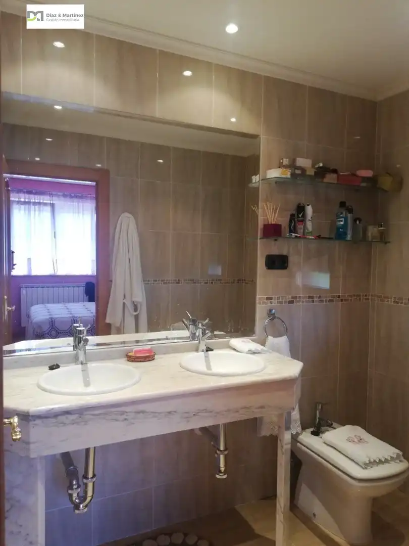 Baño de Casa o chalet en venta en Santa Colomba de Curueño con Jardín privado, Parquet y Terraza