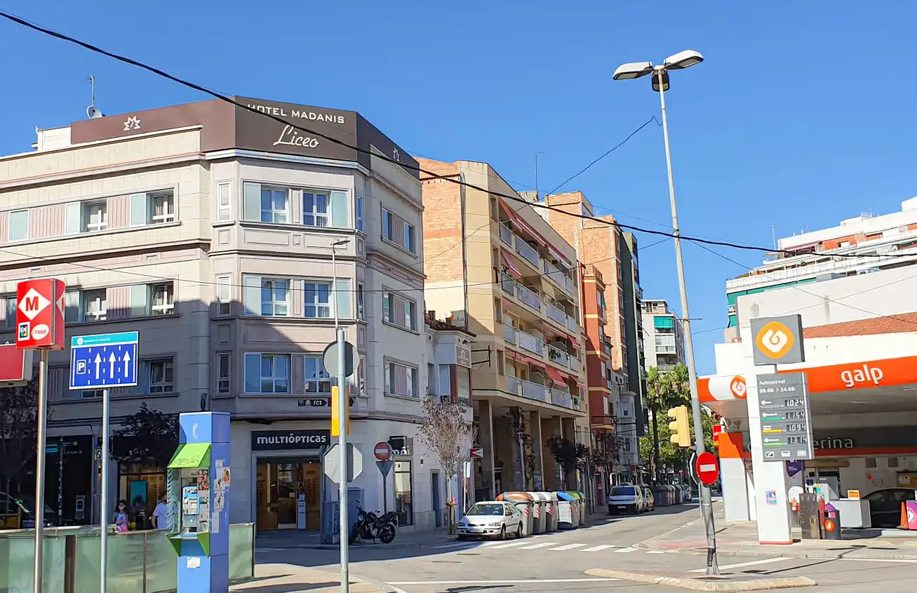 Außenansicht von Wohnung zum Verkauf in L'Hospitalet de Llobregat