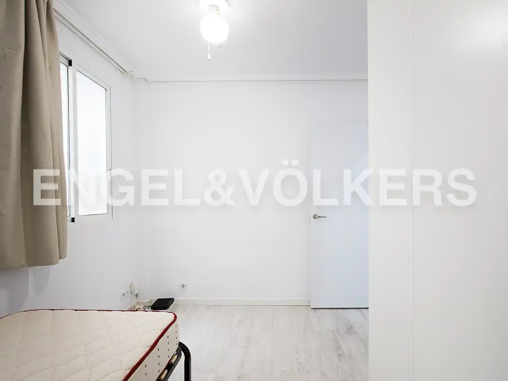 Habitación de Piso de alquiler en Valencia con Aire acondicionado, Calefacción y Balcón