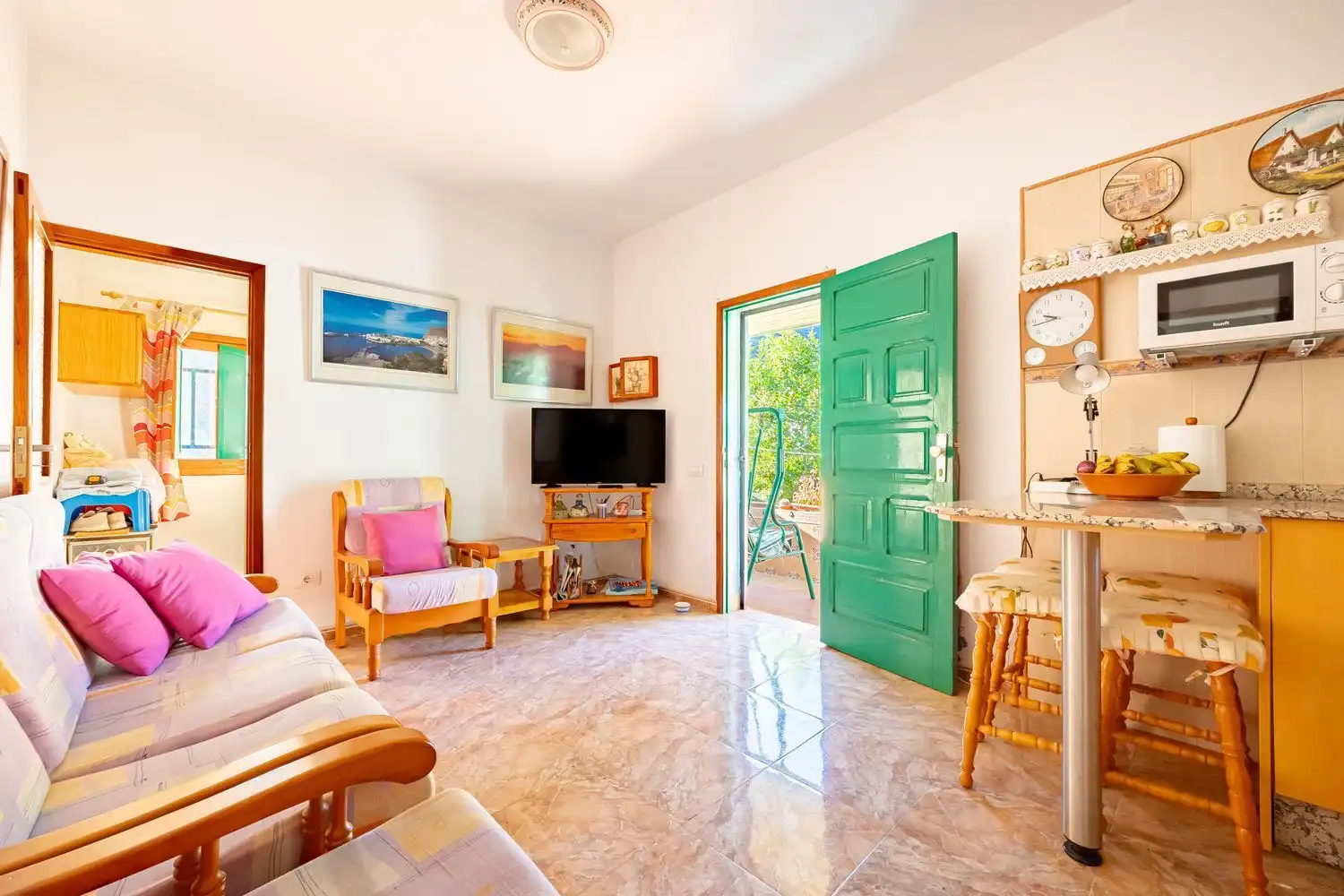 Sala d'estar de Casa o xalet en venda en Vega de San Mateo amb Jardí privat i Terrassa