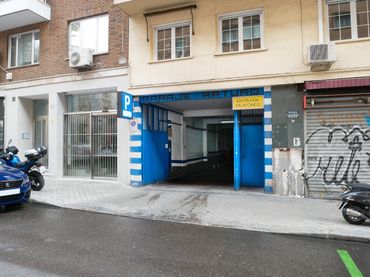 Individual en alquiler en Calle de la Santísima Trinidad 28