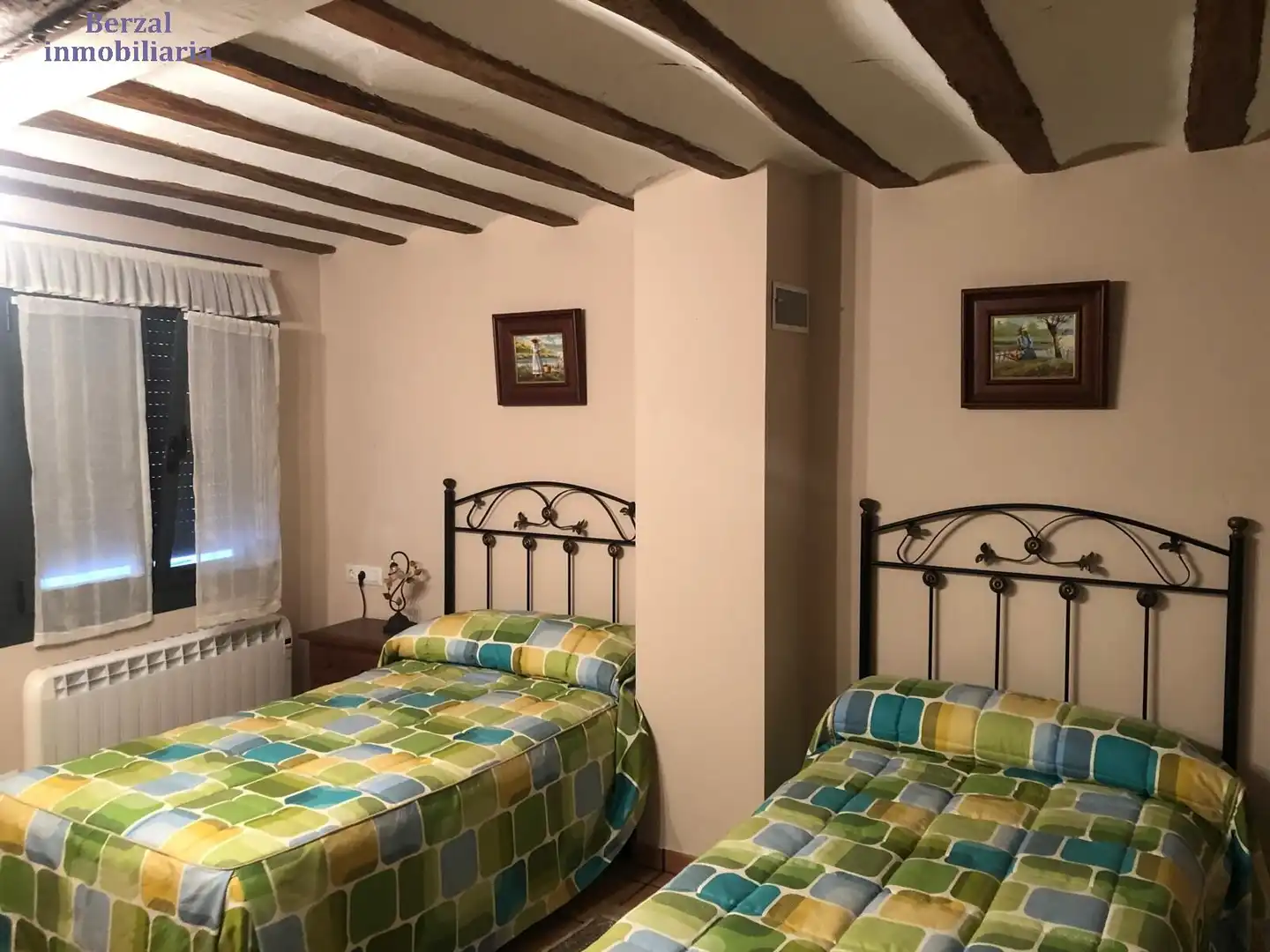 Dormitori de Casa o xalet en venda en Baños de Río Tobía amb Traster, Moblat i Balcó