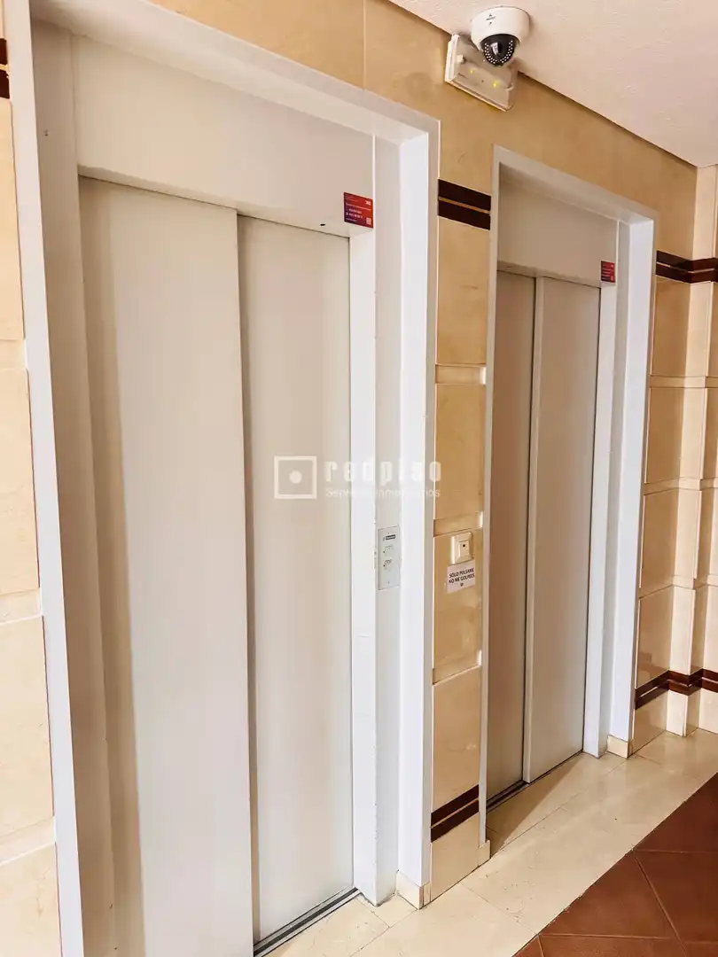 Habitación de Piso en venta en Fuenlabrada con Aire acondicionado, Calefacción y Jardín privado