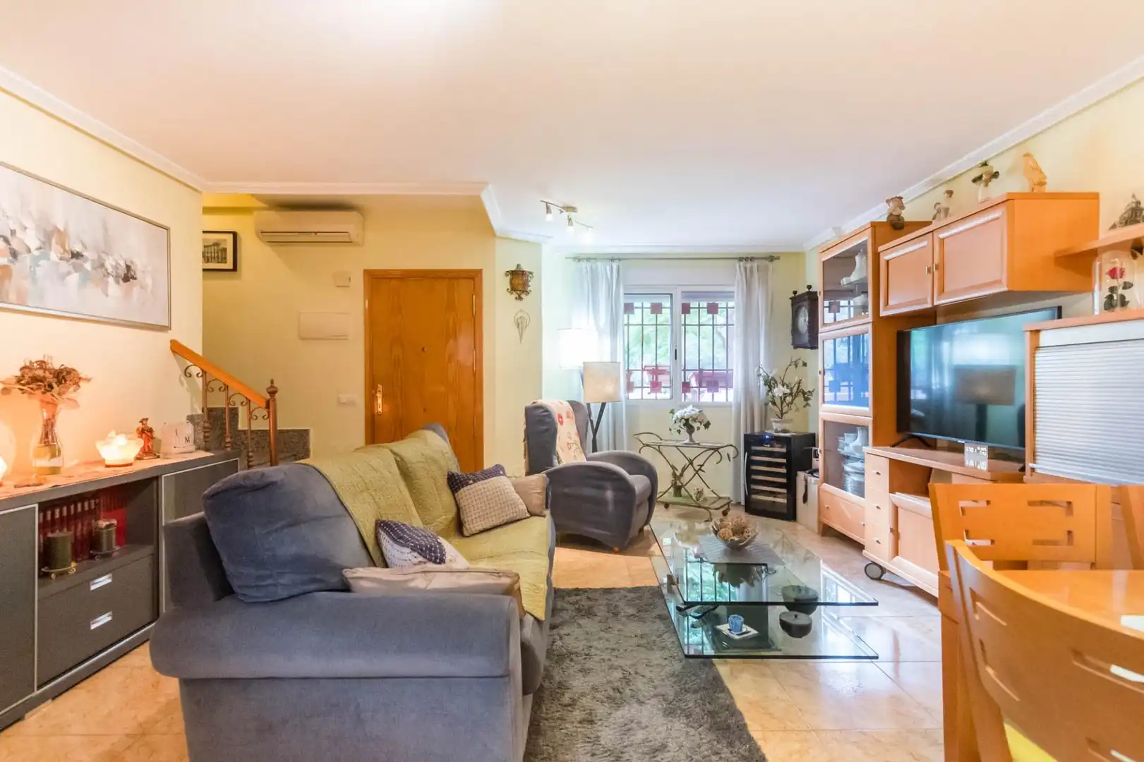 Wohnzimmer von Einfamilien-Reihenhaus zum Verkauf in Murcia mit Klimaanlage, Privatgarten und Terrasse