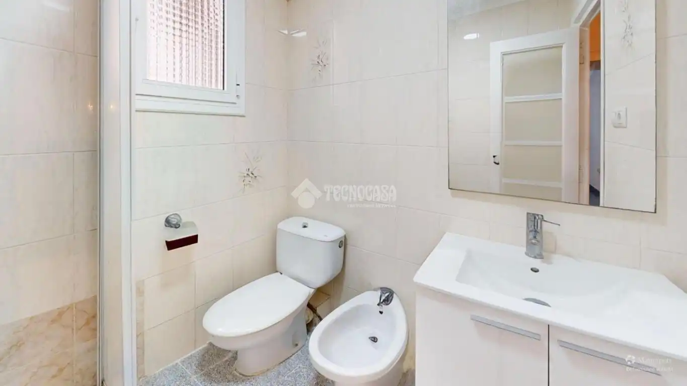 Baño de Piso en venta en Valencia con Balcón
