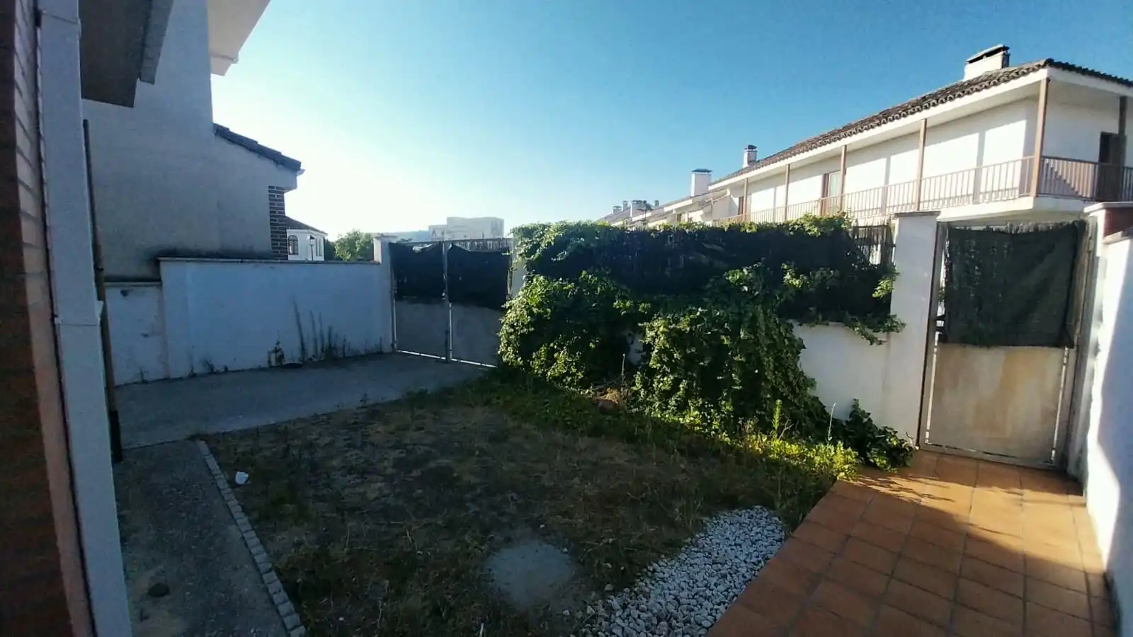 Jardí de Casa adosada en venda en Tudela de Duero amb Calefacció i Terrassa
