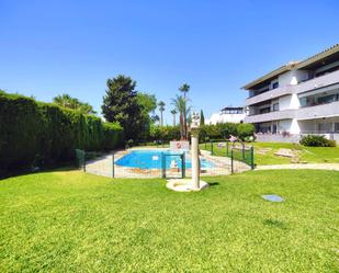 Swimming pool of Flat for sale in Estepona  with Air Conditioner, Terrace and Balcony