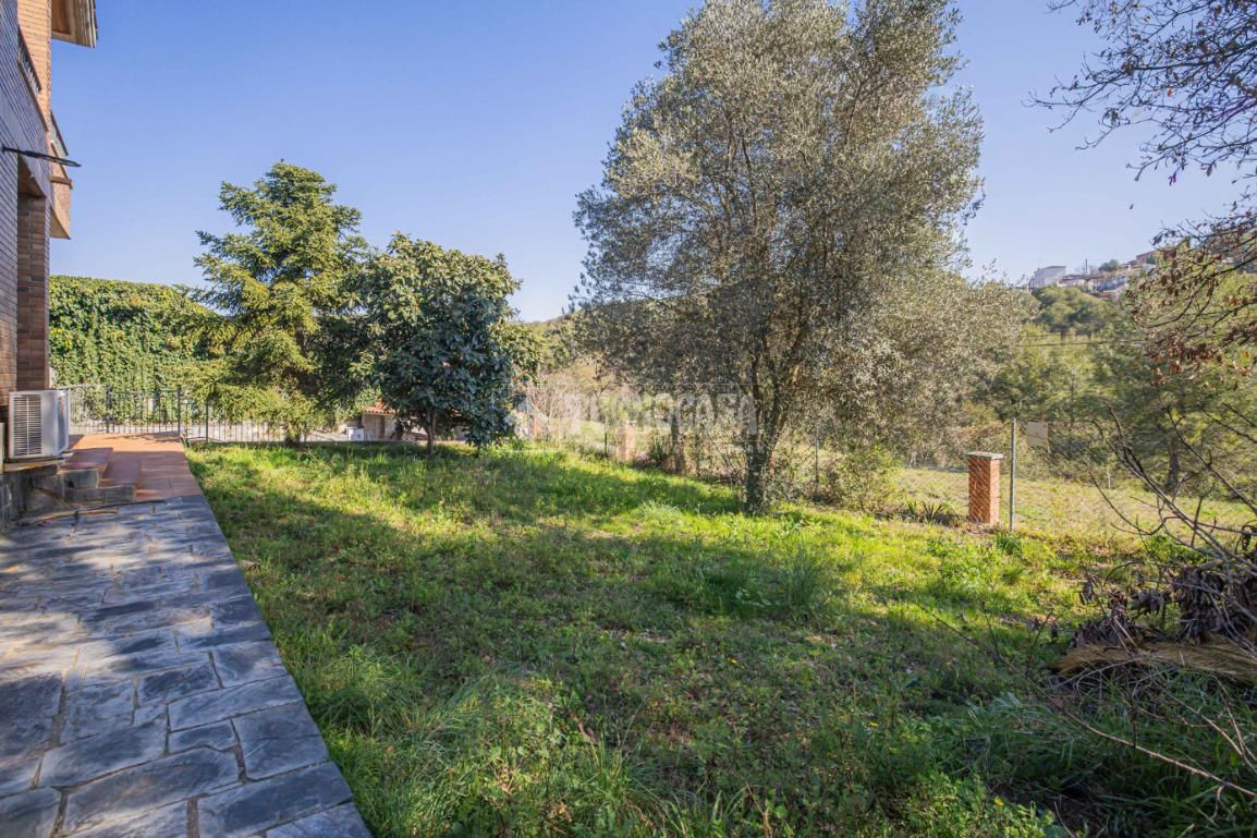 Houses for sale in Rubí  with Air Conditioner, Heating and Terrace