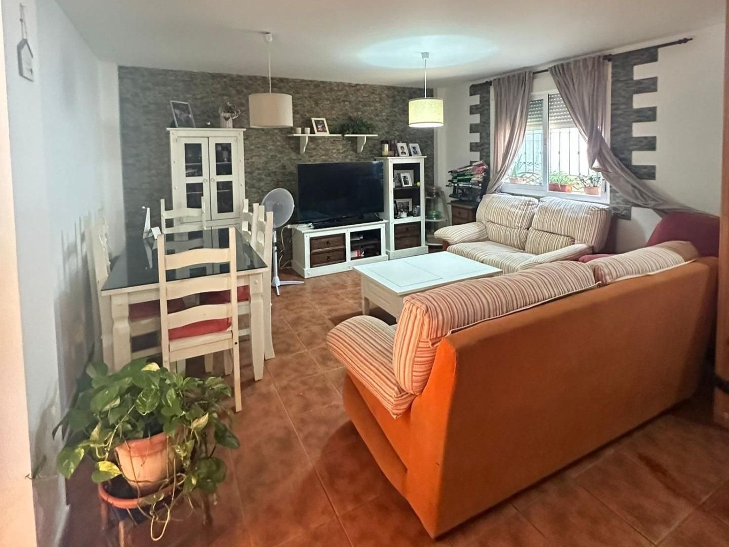 Living room of Single-family semi-detached for sale in La Línea de la Concepción