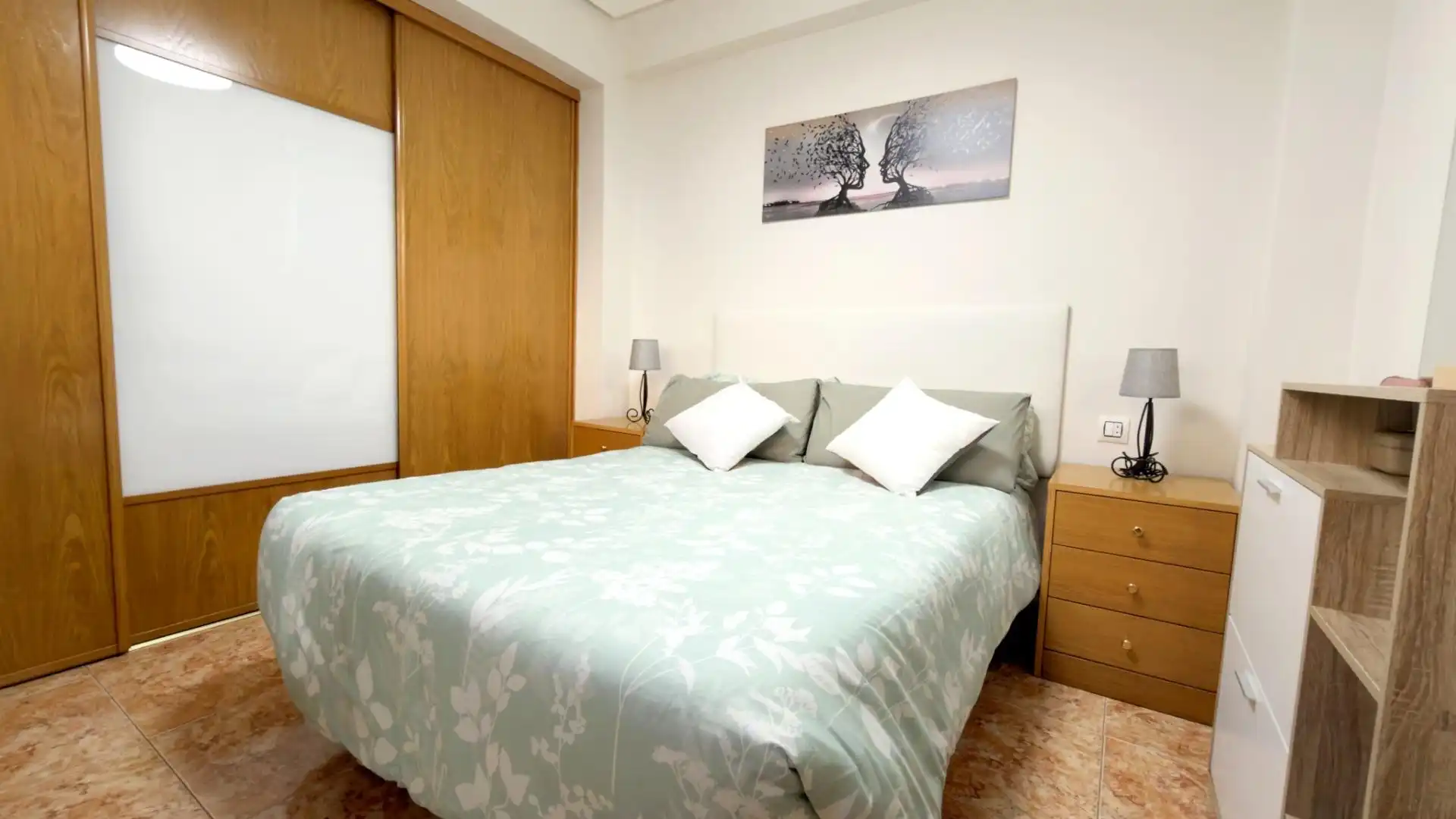 Schlafzimmer von Dachboden zum Verkauf in Massamagrell mit Terrasse und Abstellraum