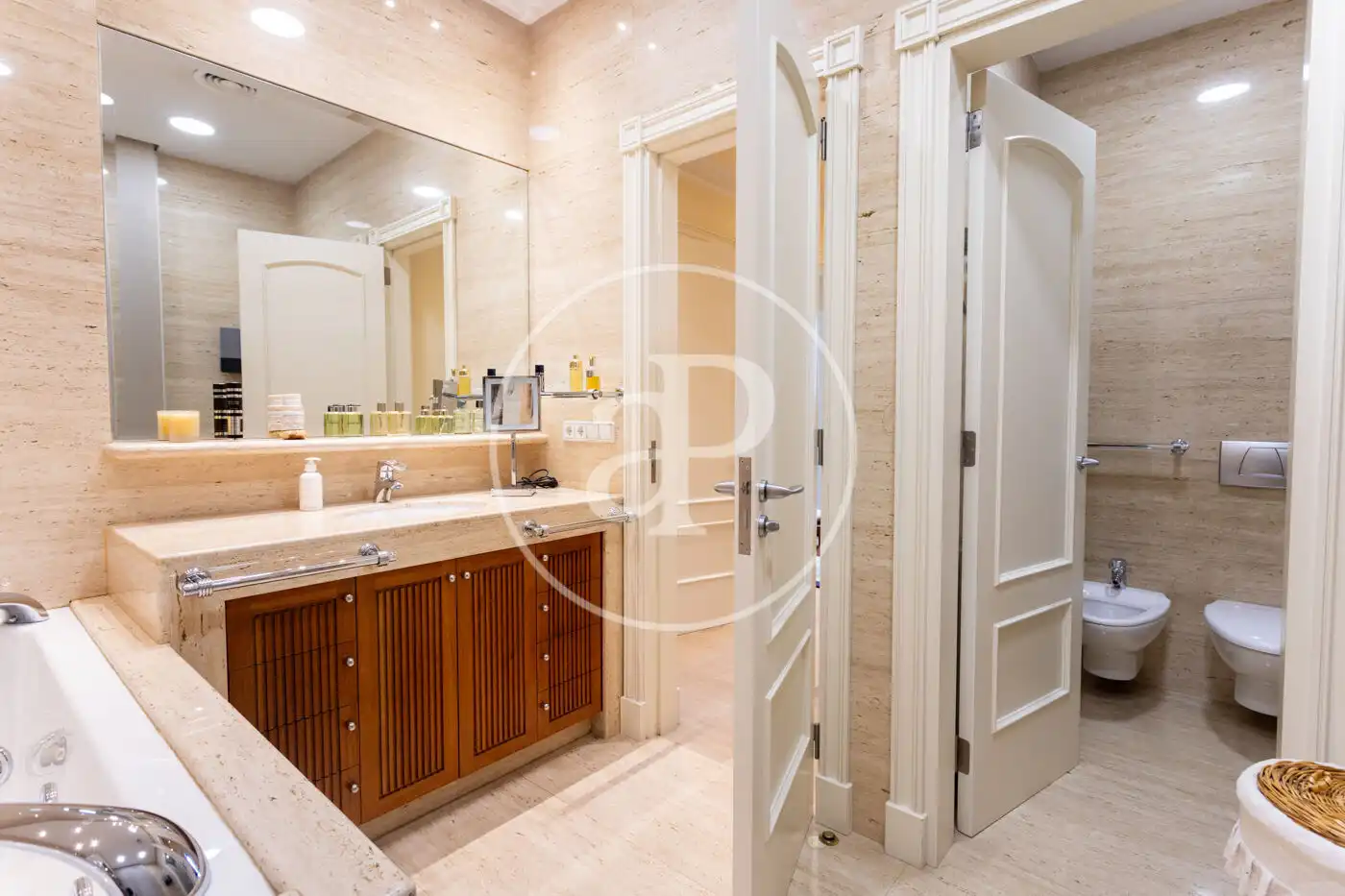 Baño de Piso de alquiler en Barcelona con Aire acondicionado, Calefacción y Amueblado