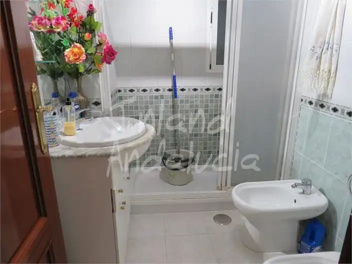Bany de Apartament en venda en Martos amb Aire condicionat, Terrassa i Traster