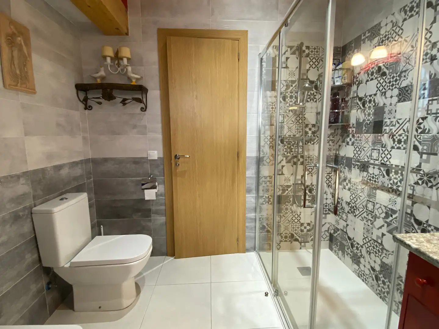 Bany de Casa o xalet en venda en Burgos amb Parquet, Traster i Moblat