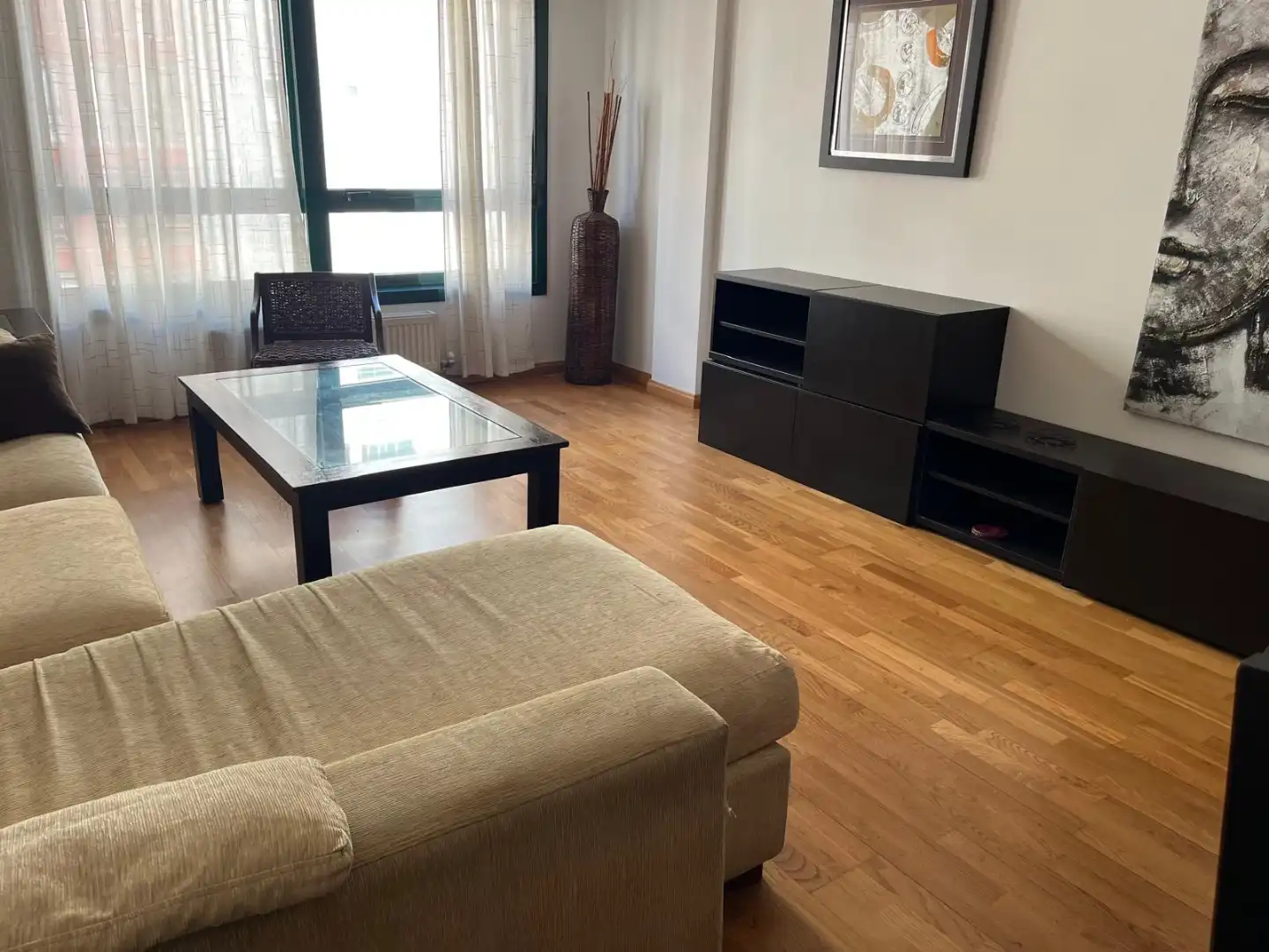 Wohnzimmer von Wohnung zur Miete in A Coruña Capital 