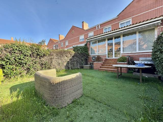 Casa adosada en Venta en Club de Campo