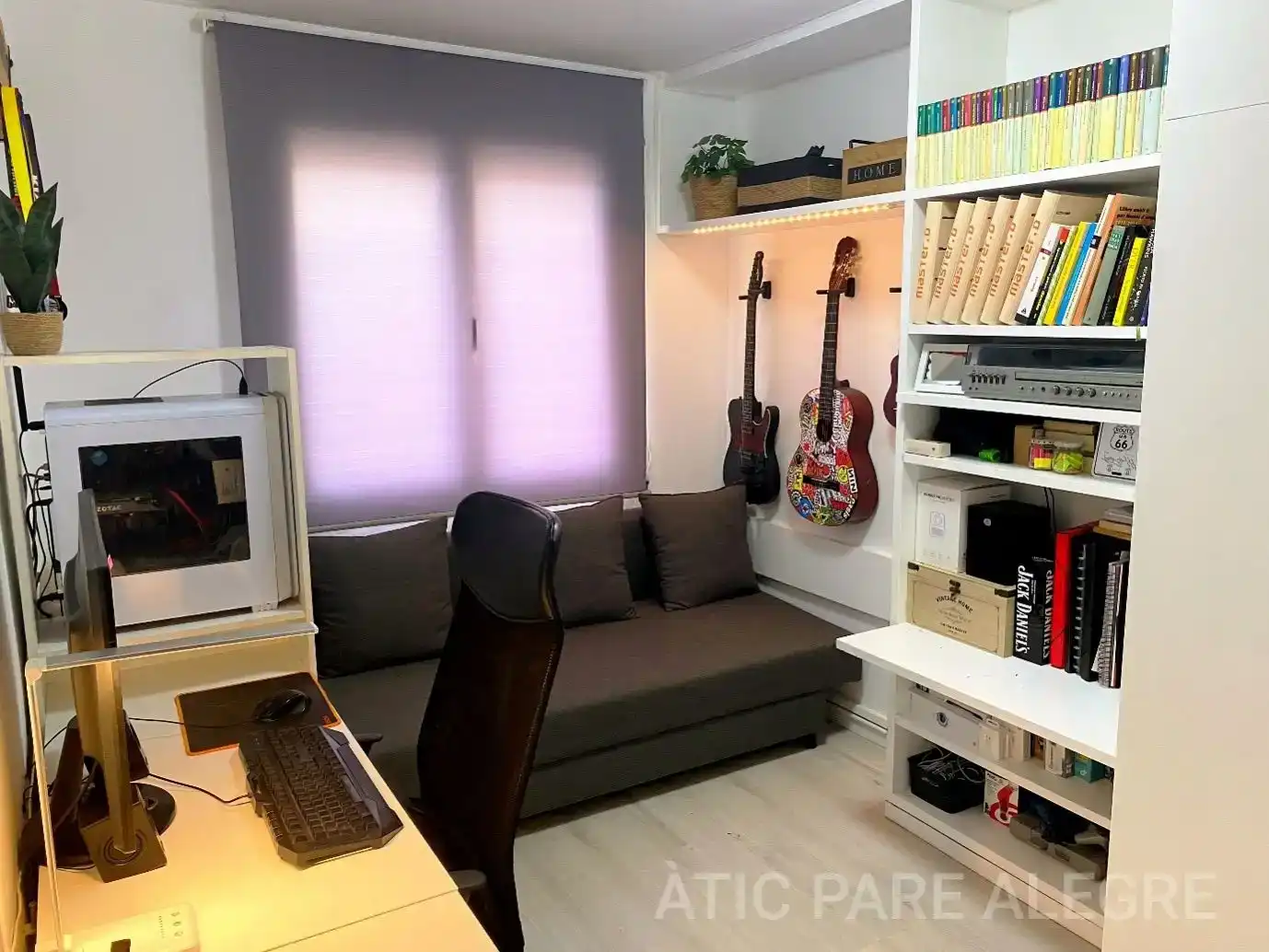 Sala d'estar de Àtic en venda en Terrassa amb Aire condicionat