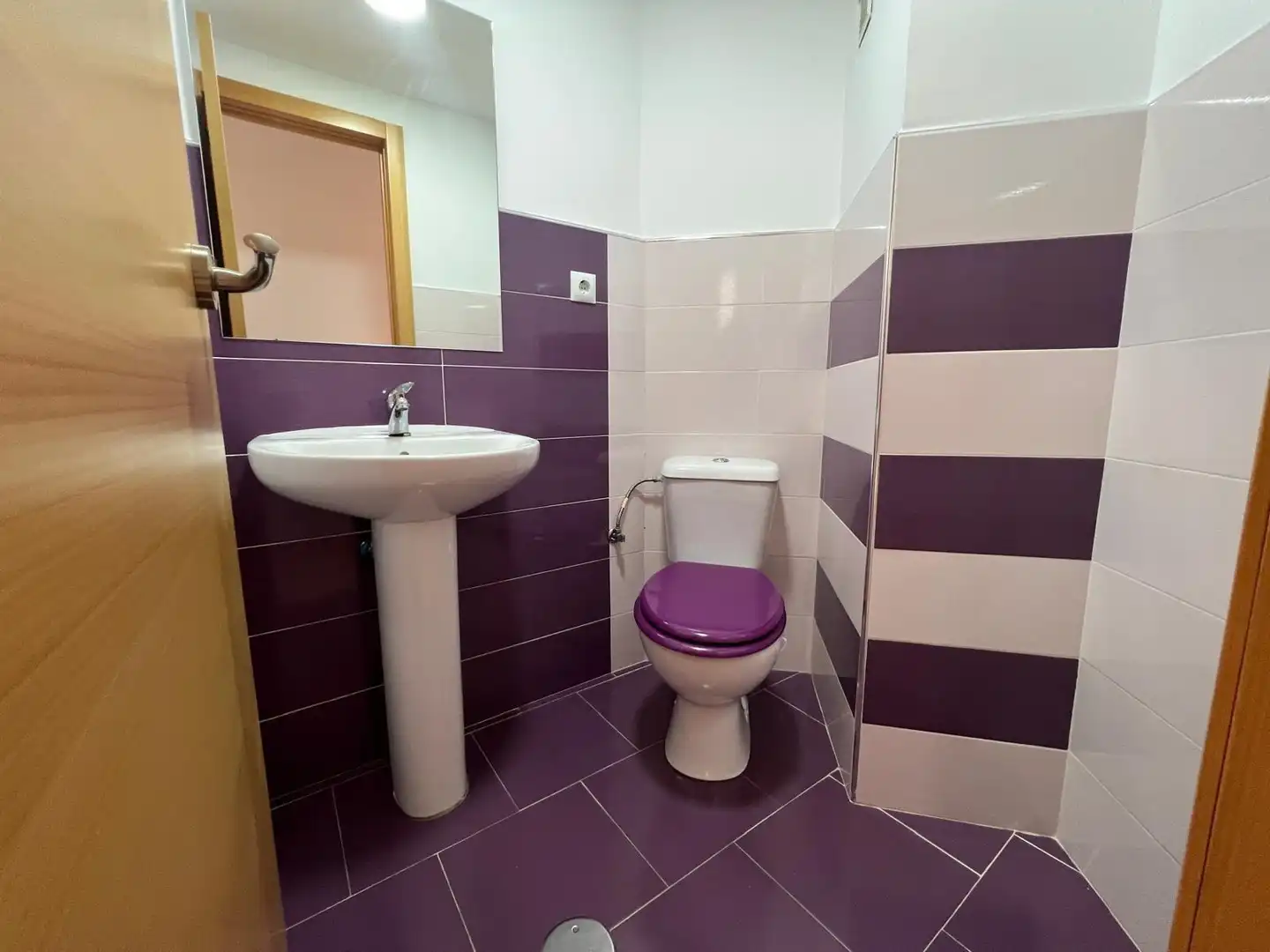 Bathroom of Flat for share in Córdoba  with Air Conditioner and Terrace