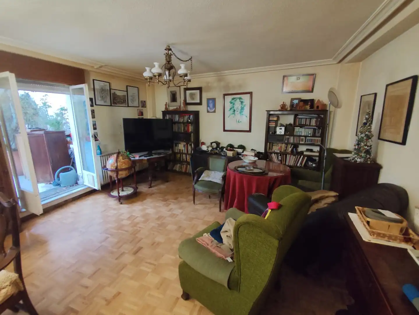 Sala d'estar de Pis en venda en Salamanca amb Calefacció, Jardí privat i Parquet