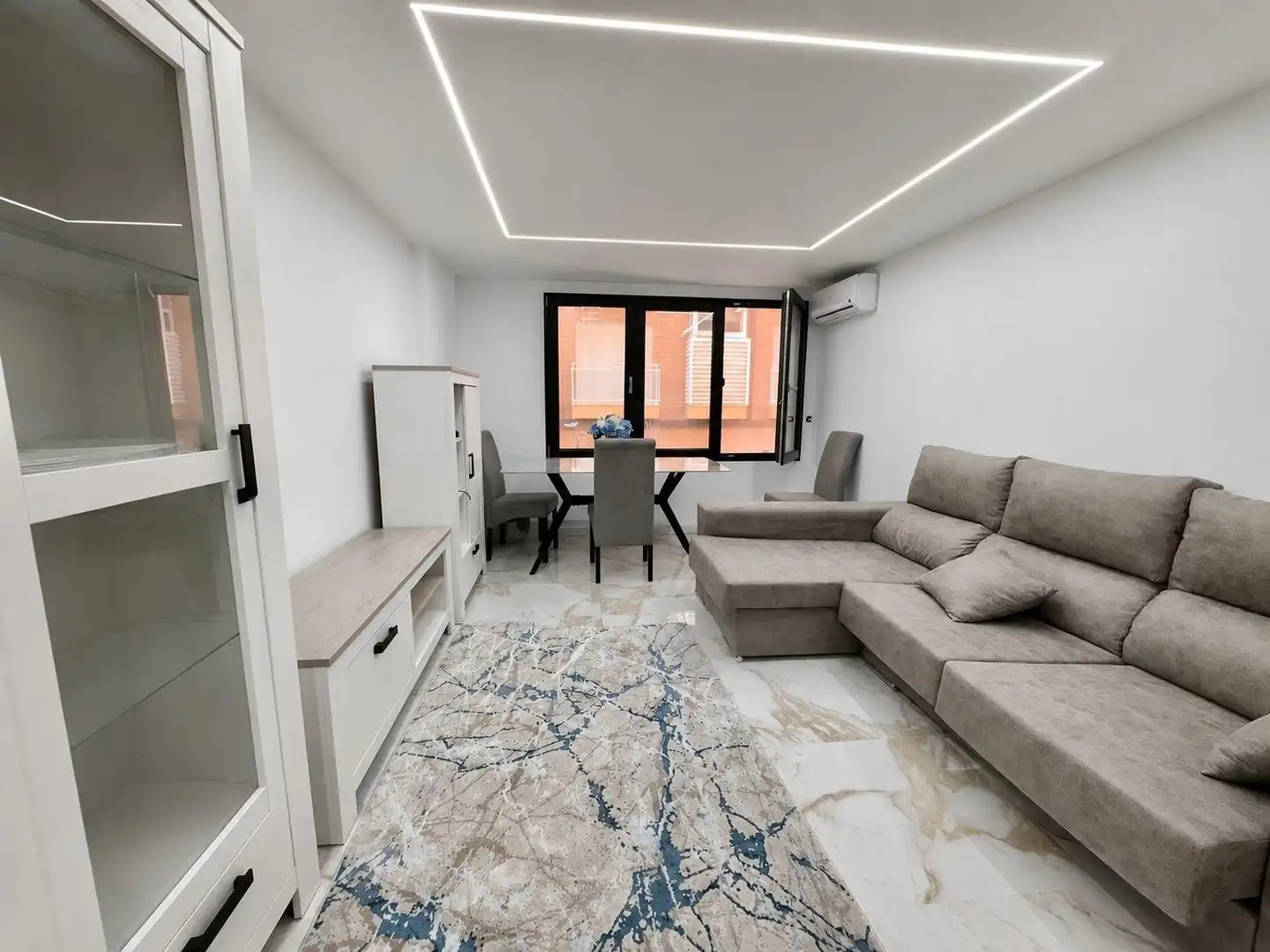 Living room of Flat for sale in Alicante / Alacant  with Air Conditioner, Heating and Furnished