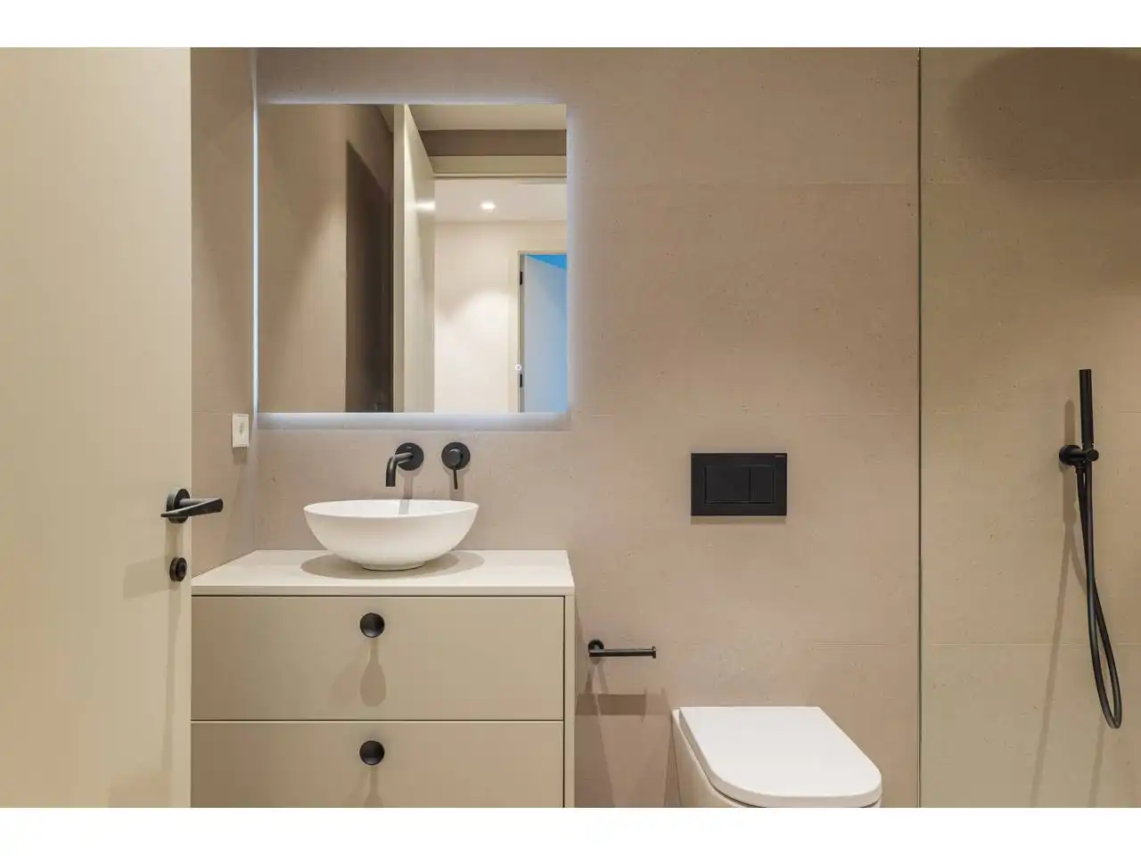 Baño de Piso en venta en Valencia con Aire acondicionado, Parquet y Alarma