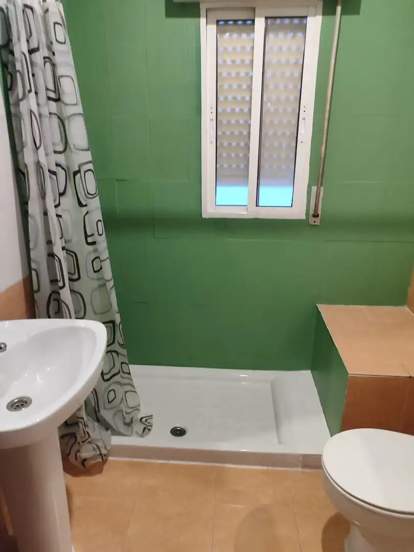 Badezimmer von Wohnung zur Miete in Cáceres mit Terrasse, Möbliert und Balkon