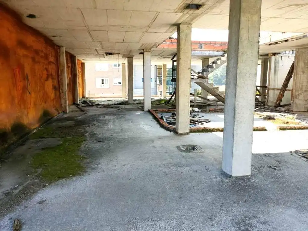 Gebäude zum Verkauf in Travesía de Meicende, 51, Pastoriza