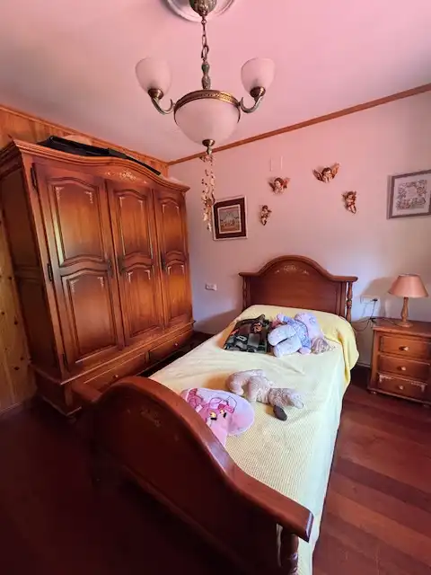 Dormitori de Casa o xalet de lloguer en Valdoviño amb Calefacció, Jardí privat i Parquet