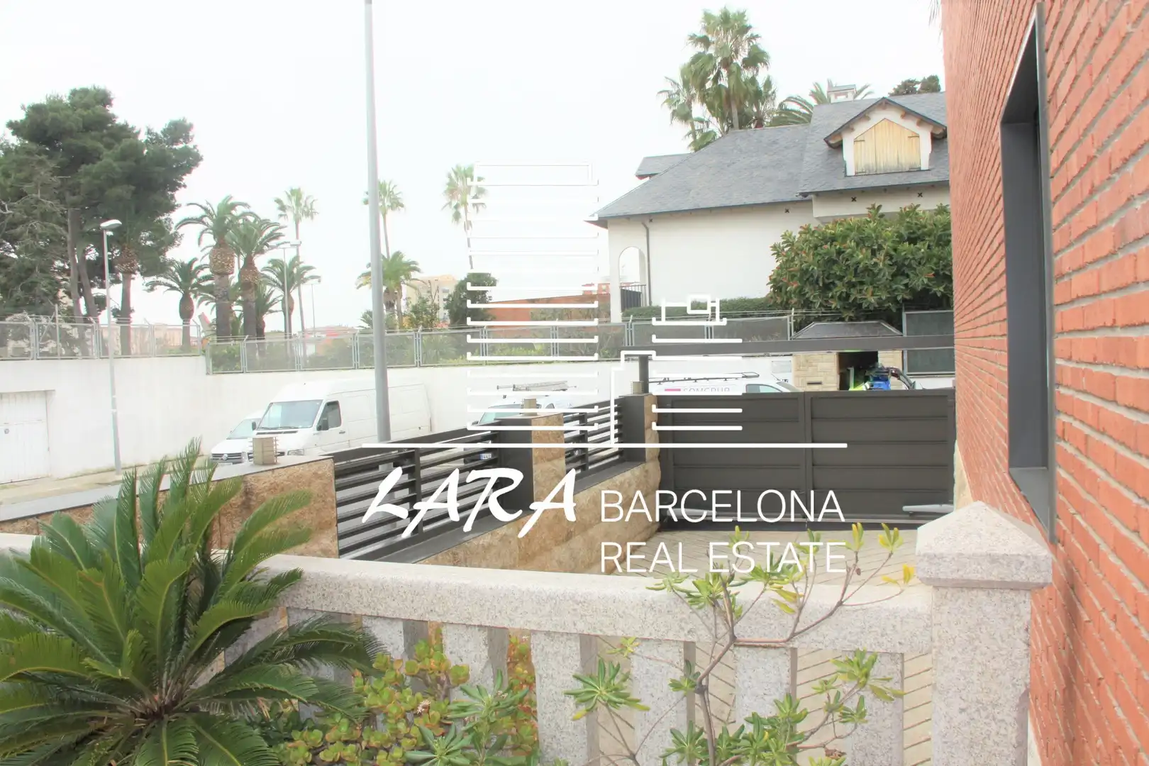 Vista exterior de Casa o chalet de alquiler con opción a compra en Viladecans con Aire acondicionado, Calefacción y Jardín privado