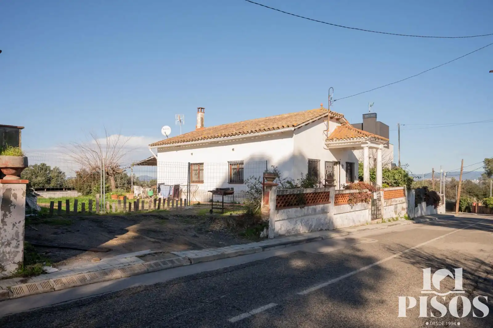 Exterior view of Houses for sale in Sant Cugat del Vallès  with Heating, Private garden and Storage room