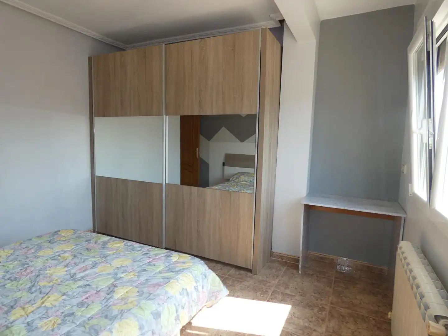 Bedroom of Flat for rent in Zaragoza  with Air Conditioner, Heating and Furnished