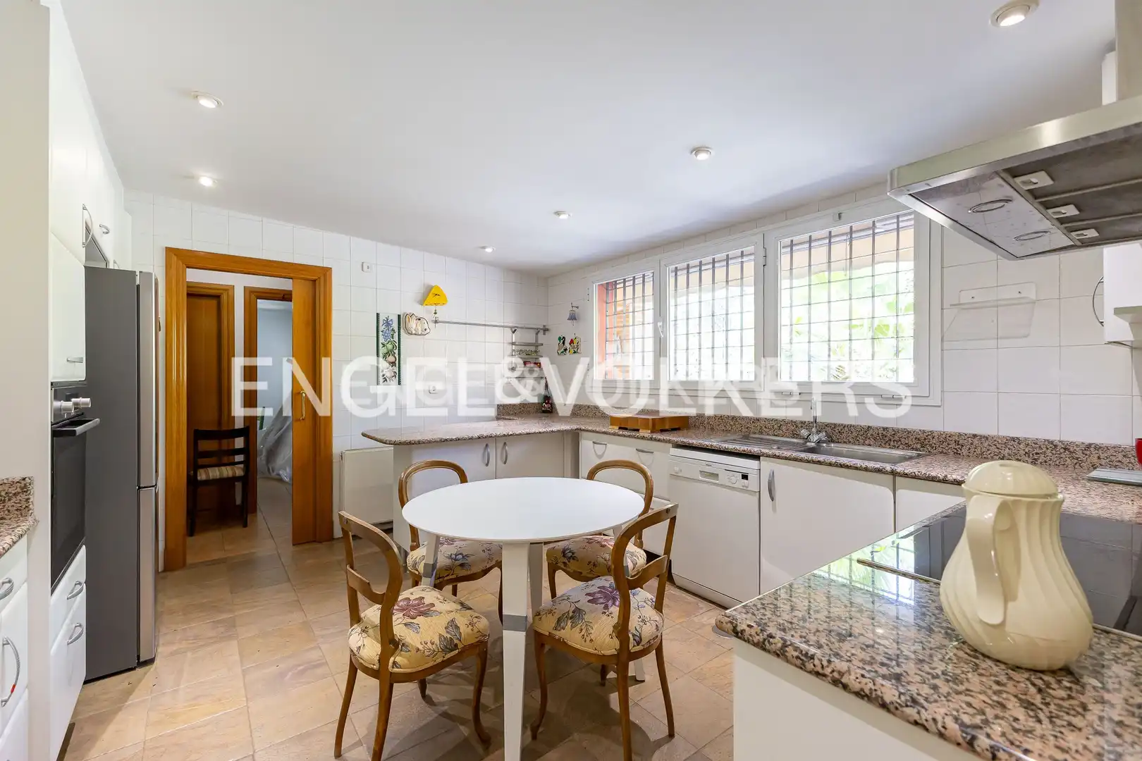 Kitchen of Houses for sale in Majadahonda  with Air Conditioner, Heating and Private garden