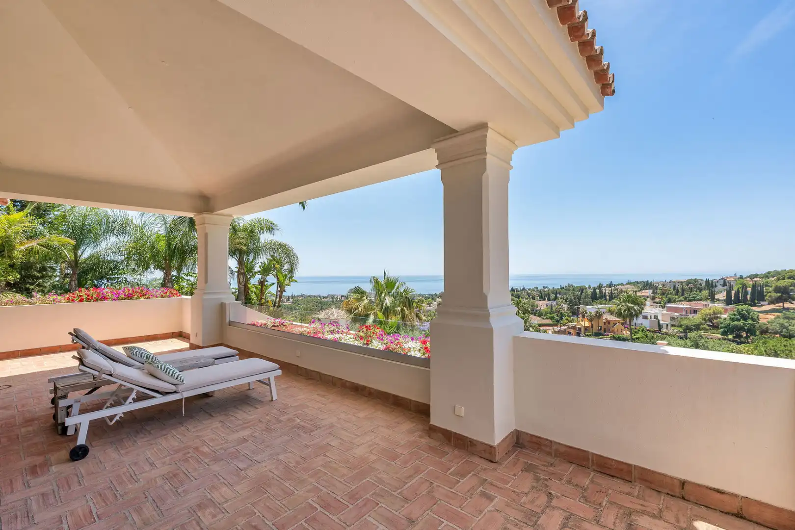 Terrassa de Casa o xalet en venda en Marbella amb Aire condicionat, Calefacció i Jardí privat
