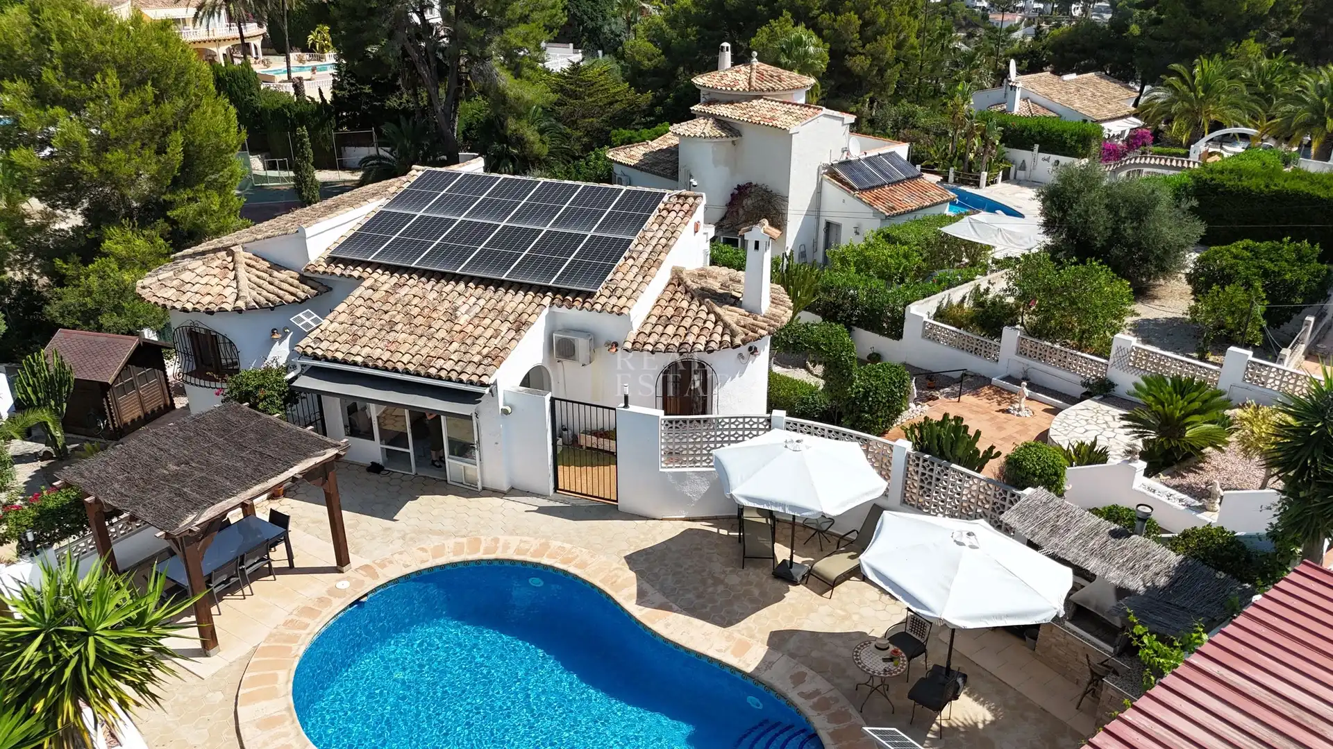 Casa amb piscina en venda a Calle Rio Sella