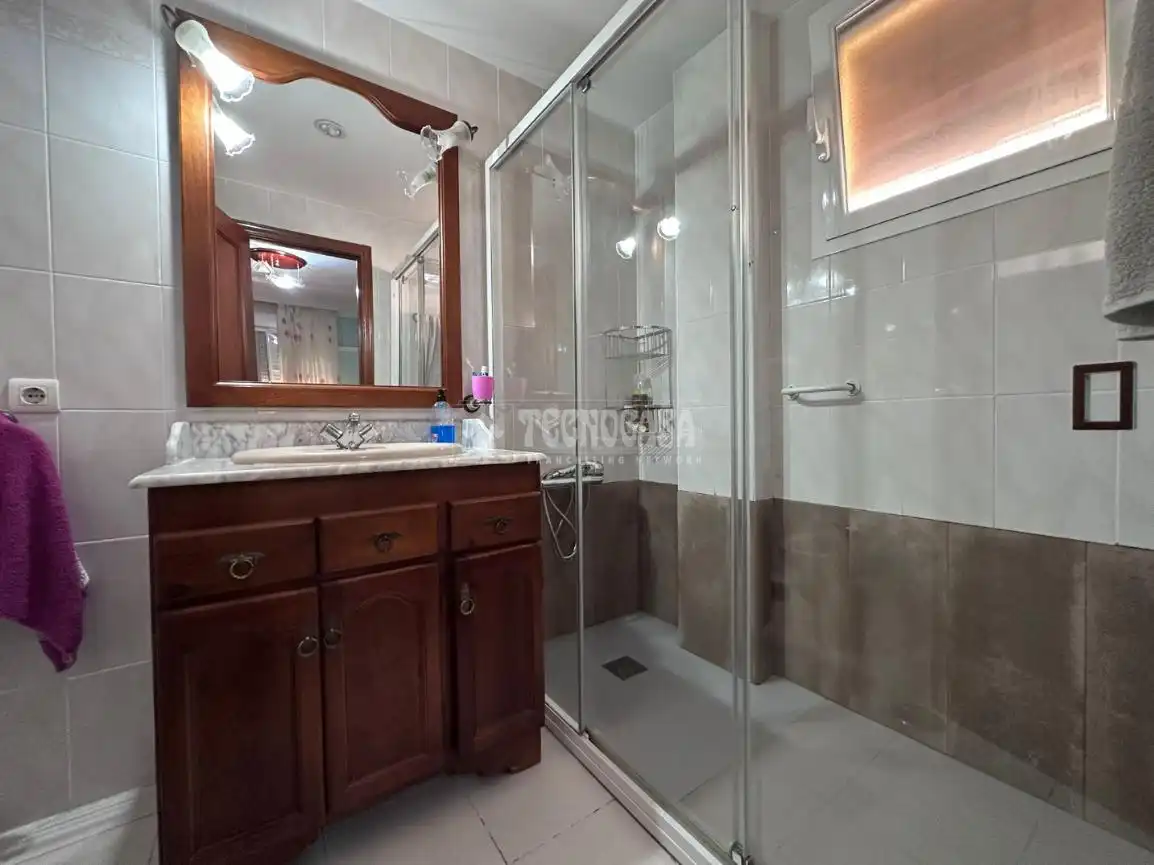 Baño de Piso en venta en Córdoba con Aire acondicionado, Trastero y Balcón