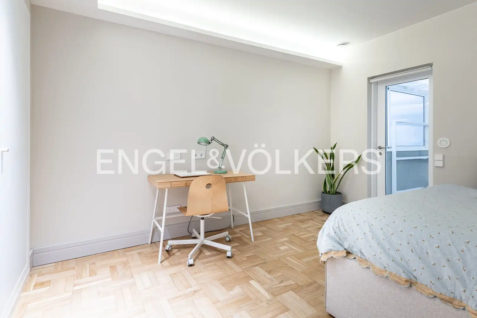 Bedroom of Flat for sale in Barcelona  with Air Conditioner, Heating and Parquet flooring