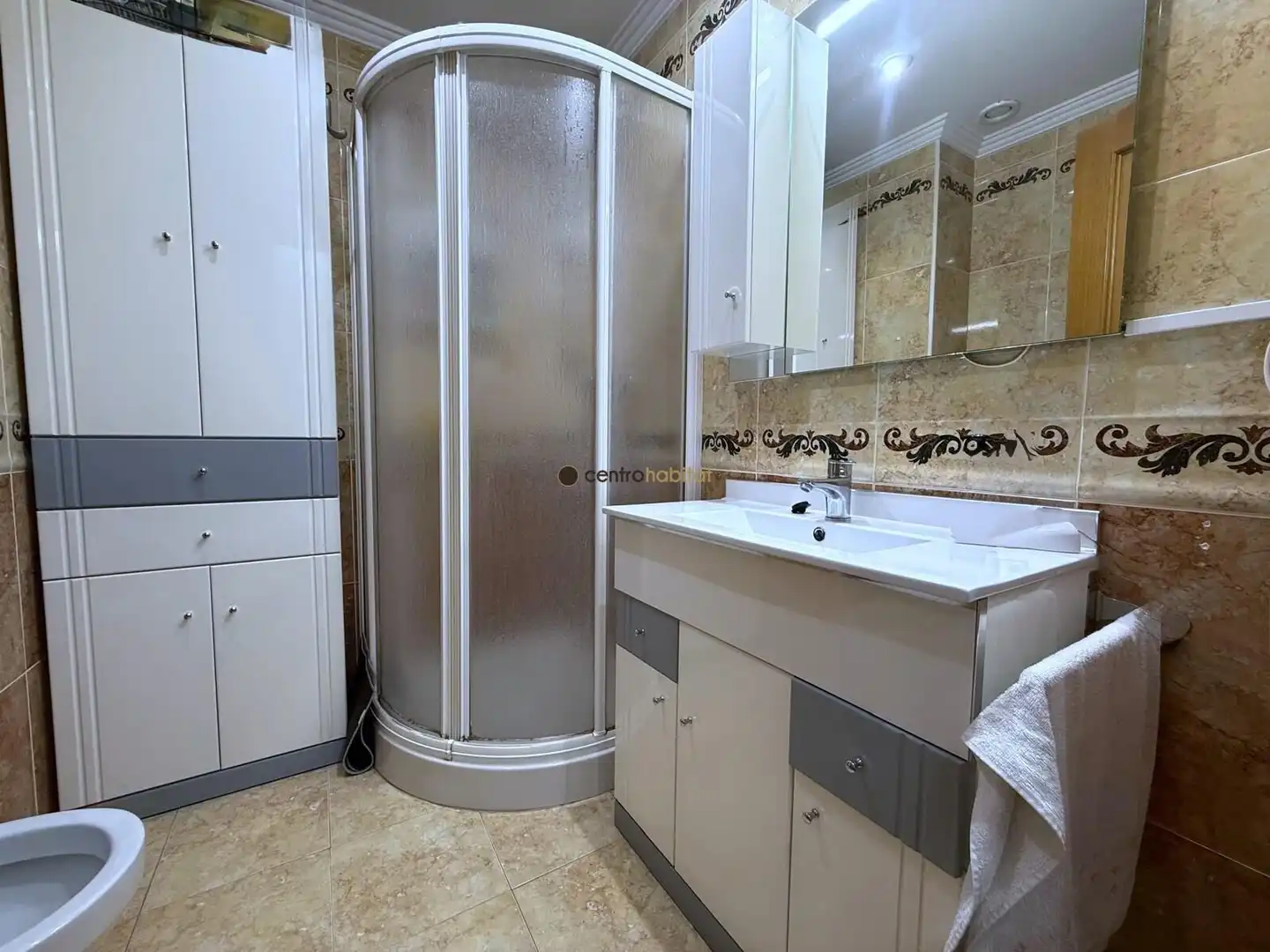 Baño de Piso en venta en Petrer con Aire acondicionado, Trastero y Balcón
