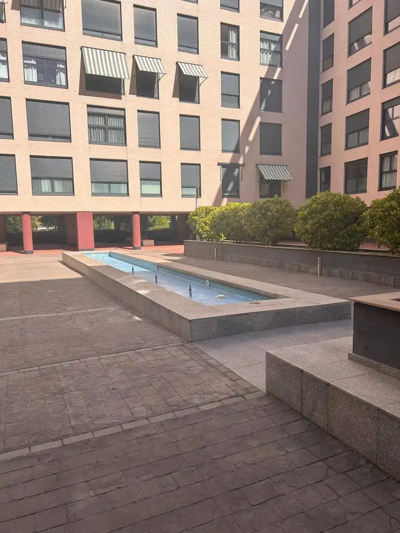 Piscina de Piso de alquiler en Madrid con Trastero y Piscina comunitaria