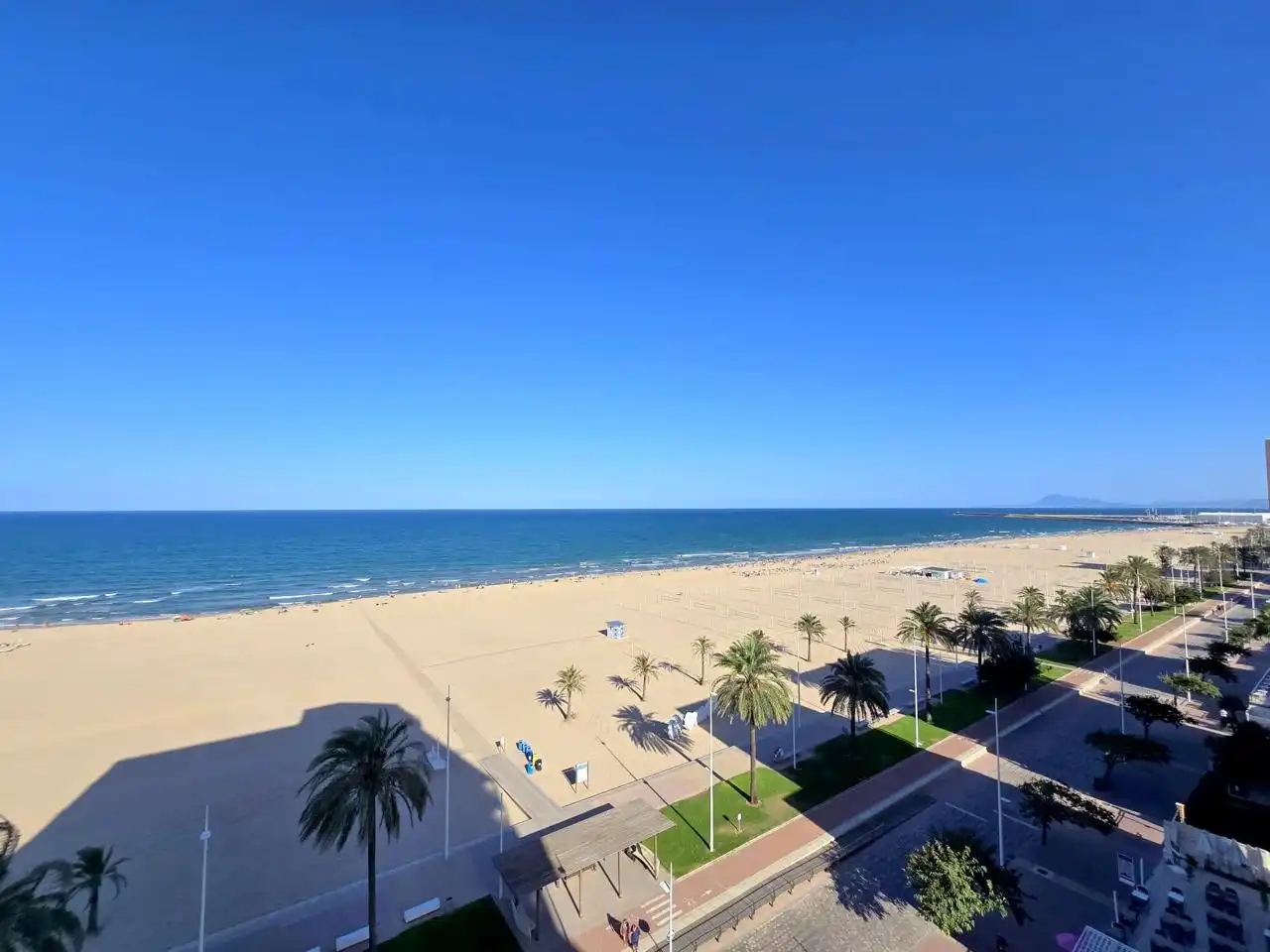 Vista exterior de Apartament en venda en Gandia amb Aire condicionat, Terrassa i Moblat