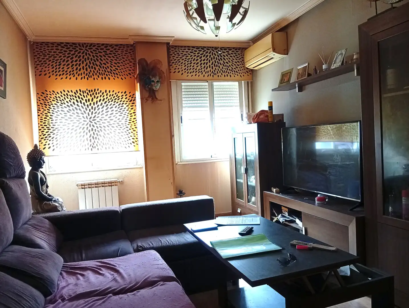 Living room of Flat for sale in Madrid  with Air Conditioner, Heating and Parquet flooring