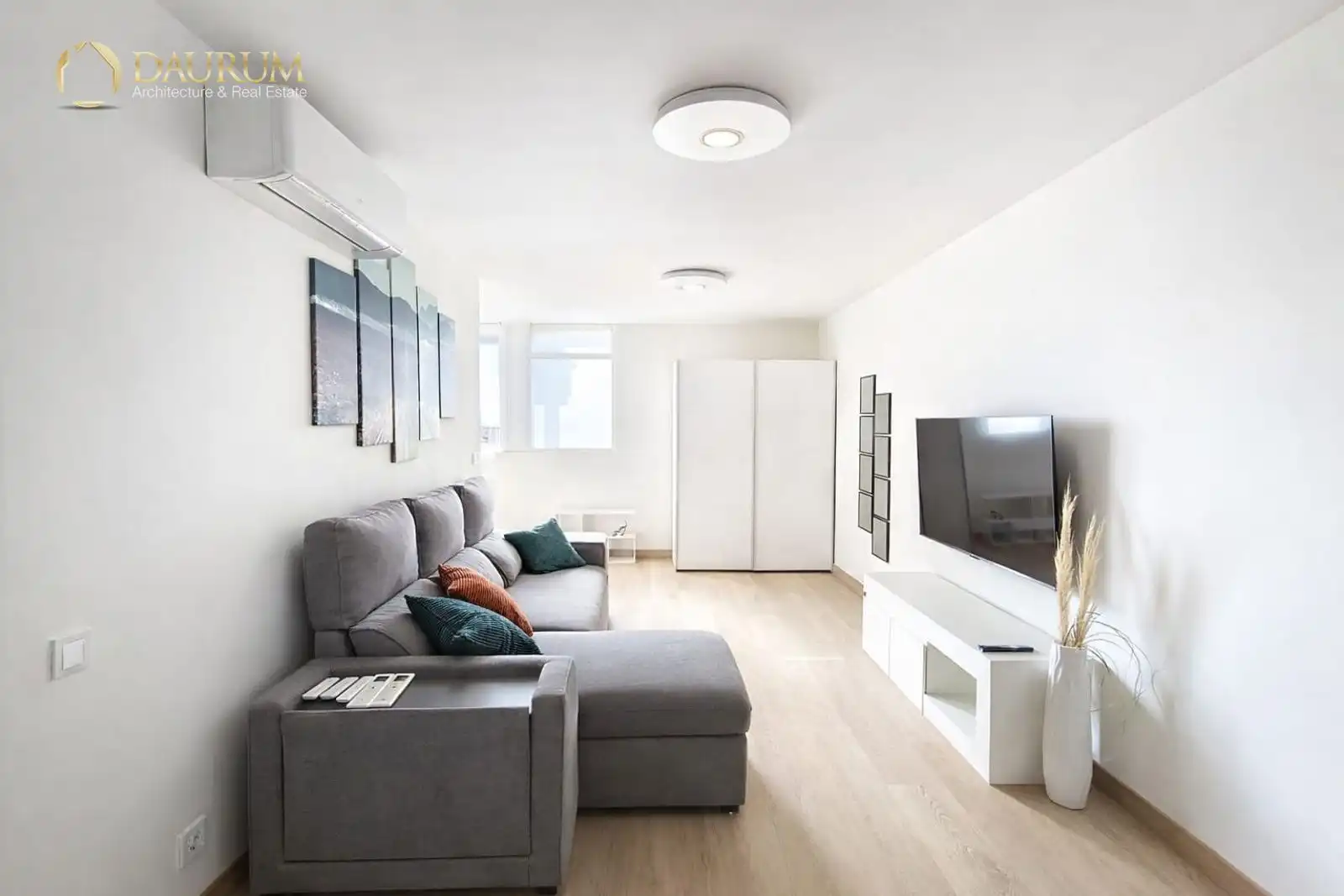 Appartamento con piscina in vendita a CALLE DE VIENA, 1, imagen 5