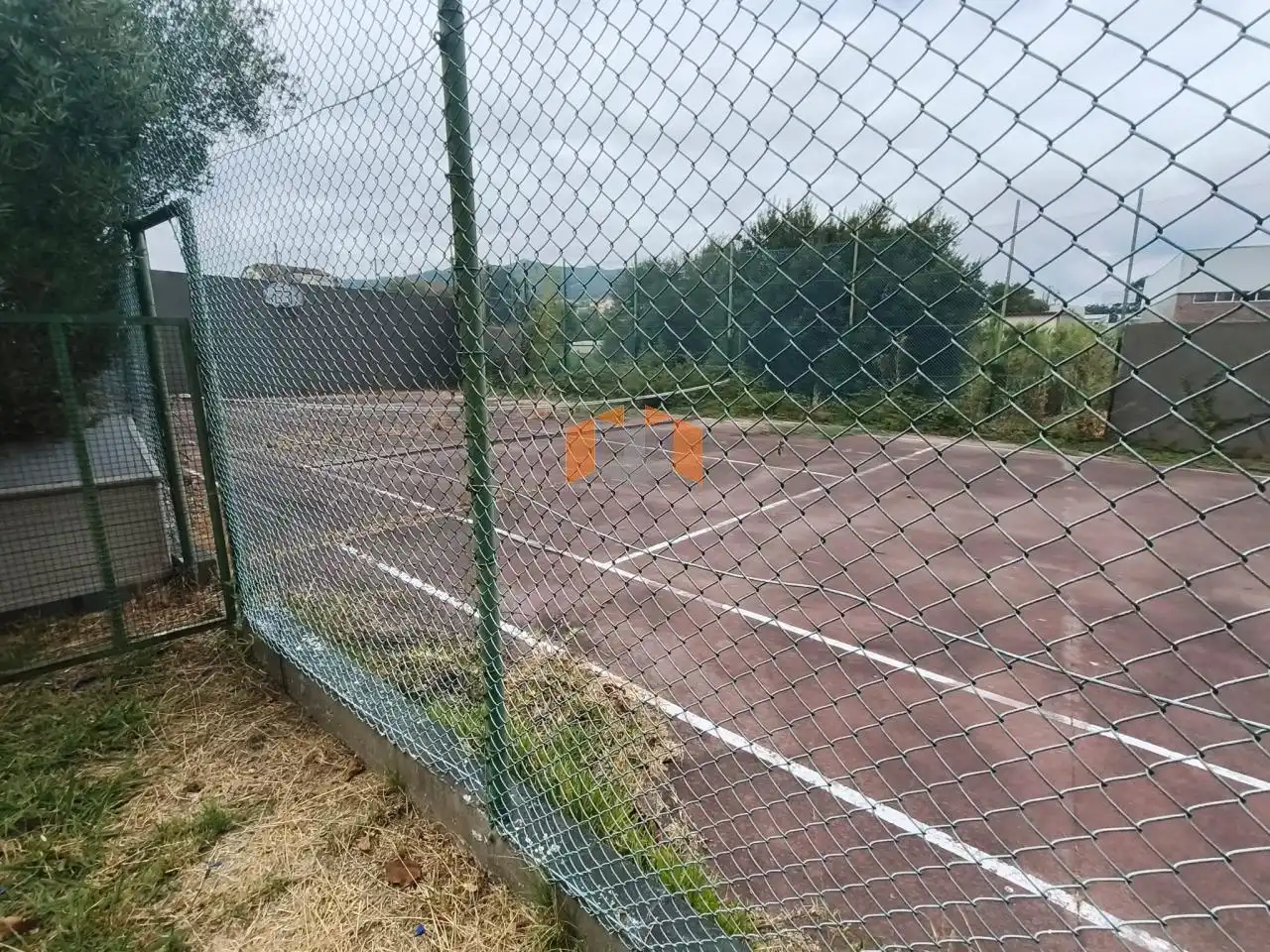 Parking de Casa o chalet en venta en Vigo  con Calefacción, Jardín privado y Parquet