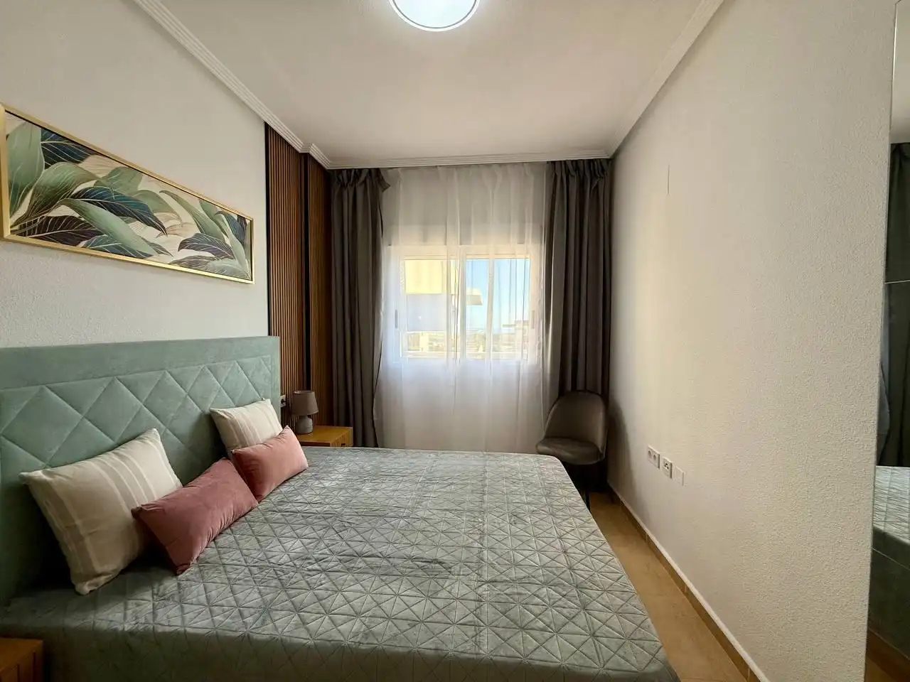 Habitación de Apartamento en venta en Guardamar del Segura con Aire acondicionado, Jardín privado y Terraza