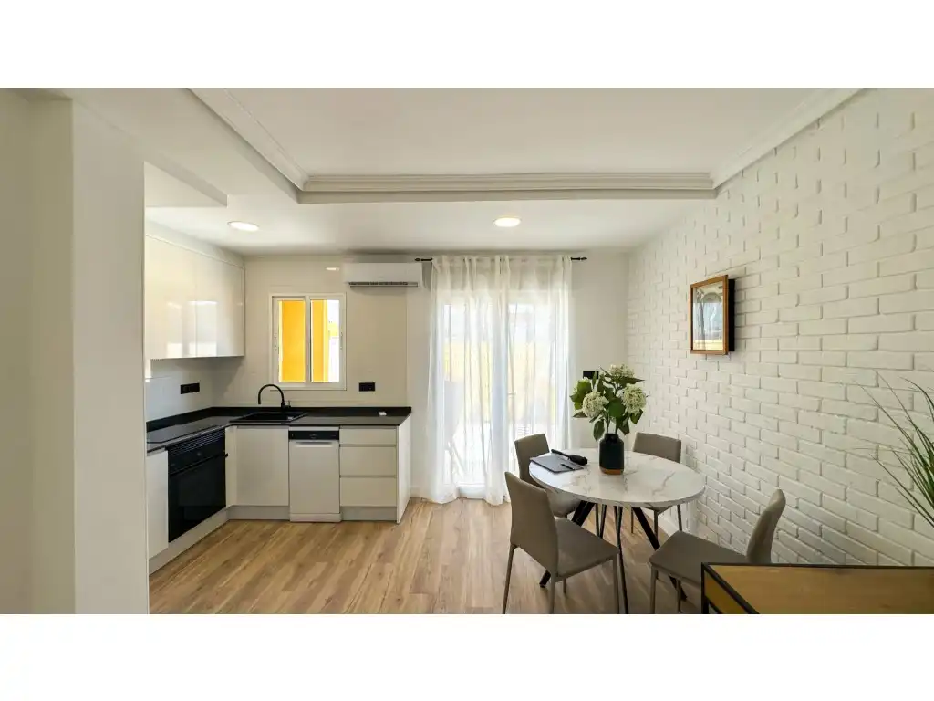 Cuina de Casa o xalet en venda en Orihuela amb Aire condicionat, Jardí privat i Terrassa