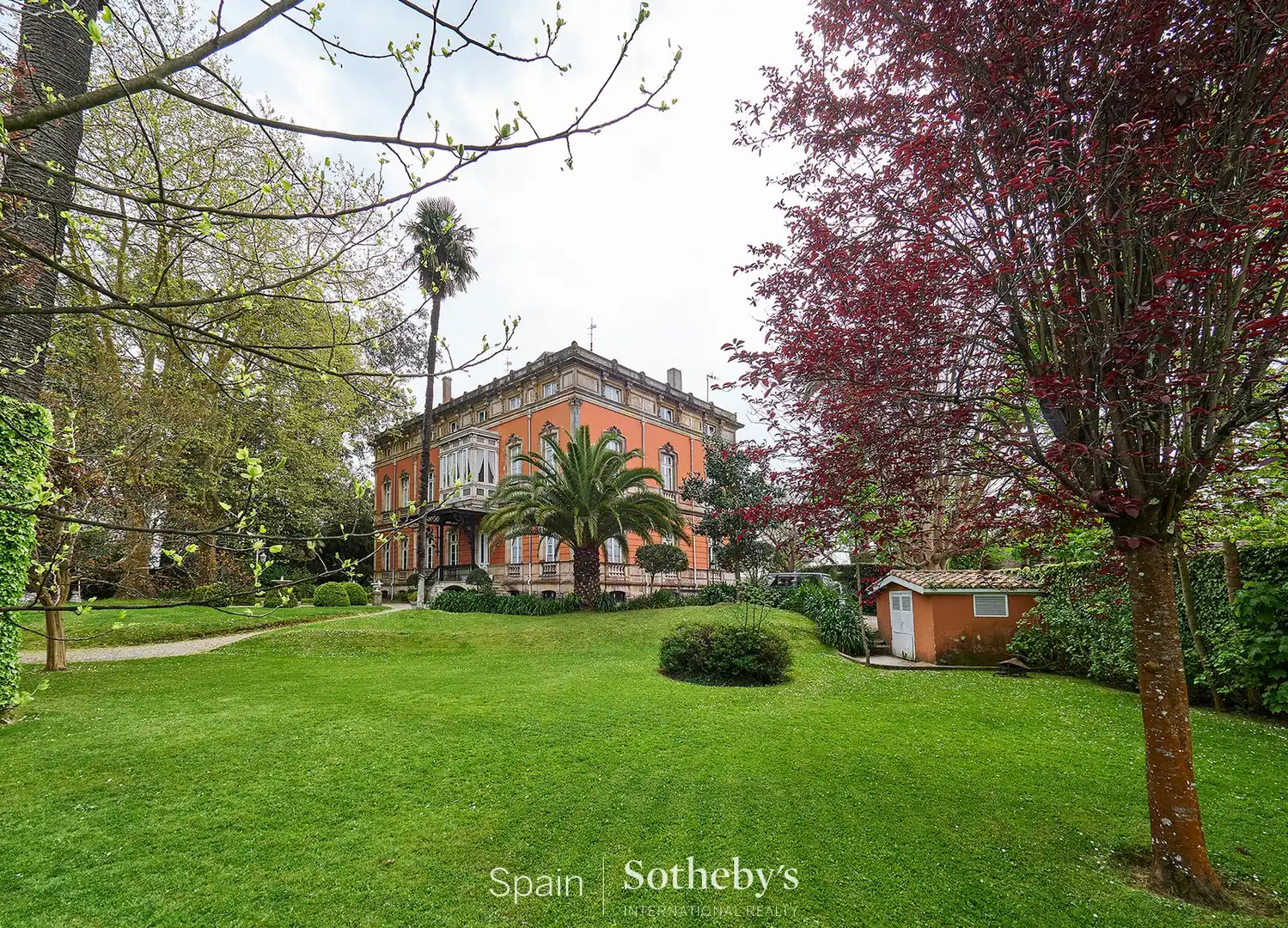 Vista exterior de Casa o xalet en venda en Gijón  amb Calefacció, Jardí privat i Terrassa