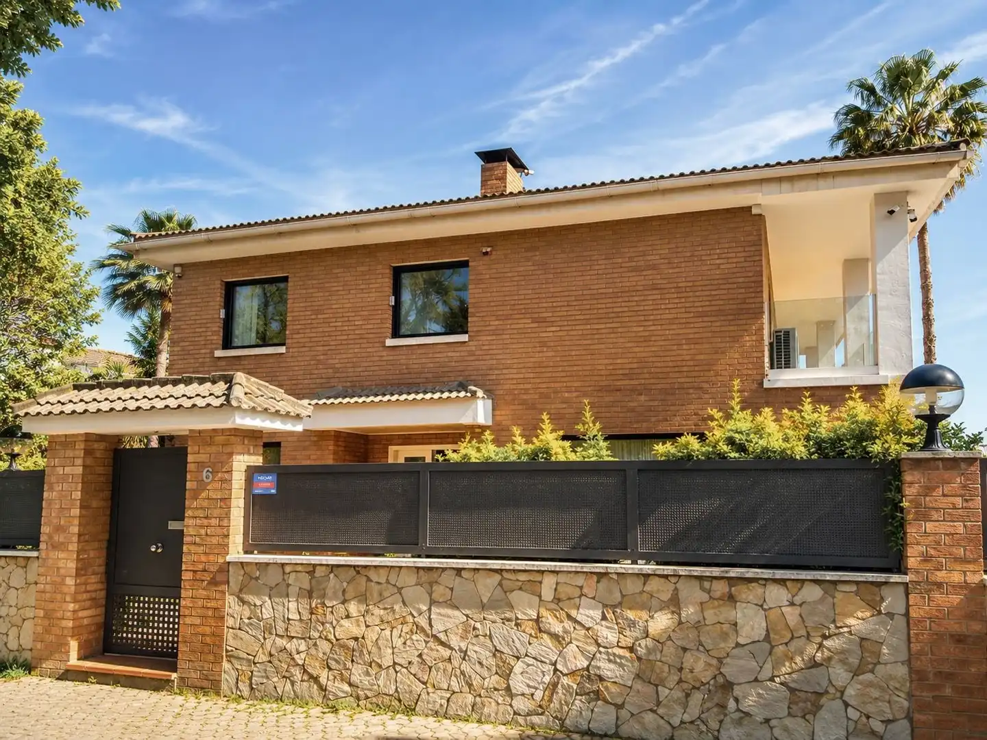 Vista exterior de Casa o chalet de alquiler en Sant Just Desvern con Aire acondicionado, Calefacción y Terraza