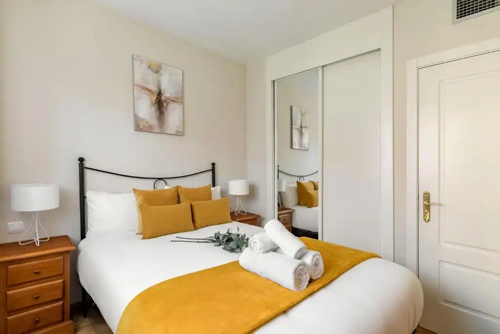 Dormitori de Apartament en venda en Madrid amb Aire condicionat i Moblat
