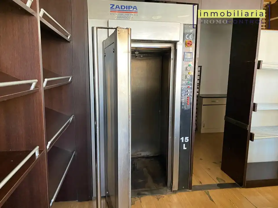 Local comercial de lloguer a Avenida Galo Ponte 54, imagen 6